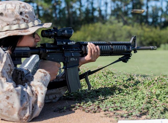 M16A4：“冷战遗产”与“现代战术”完美融合的经典步枪
