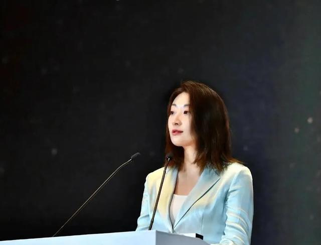 问DeepSeek：在娃哈哈家族内斗中，AI为何都帮宗馥莉？