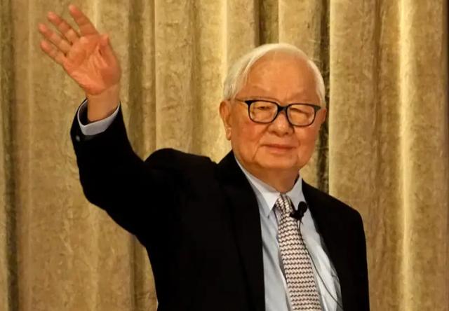 仅差1美元，他误成芯片霸主，同门师弟却弃美回国，誓死突围！