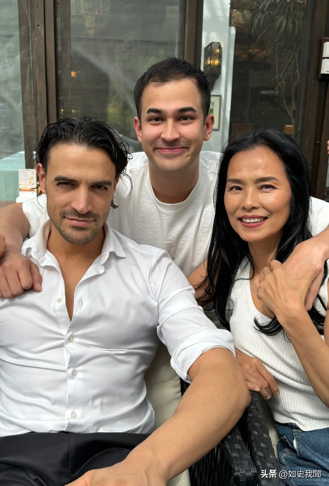 62岁韦唯现状：脊柱断裂已恢复	，前夫已死，两个混血儿子回国相伴