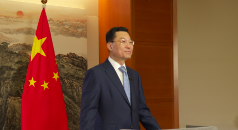 跟中方打完交道后，特朗普想跟北京和睦相处，我大使划下4条红线