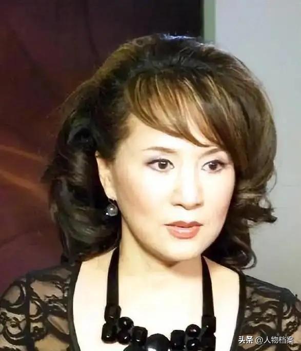 原来早已不是中国籍?被老外“玩腻就丢掉”的郑绪岚，却回国捞金
