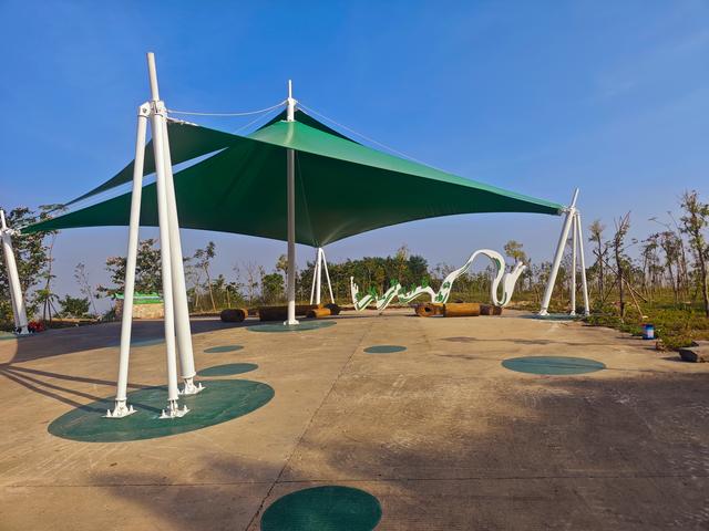 塘朗山郊野公园火车道口与绿平二路段，爬坡酸爽，骑友的天堂