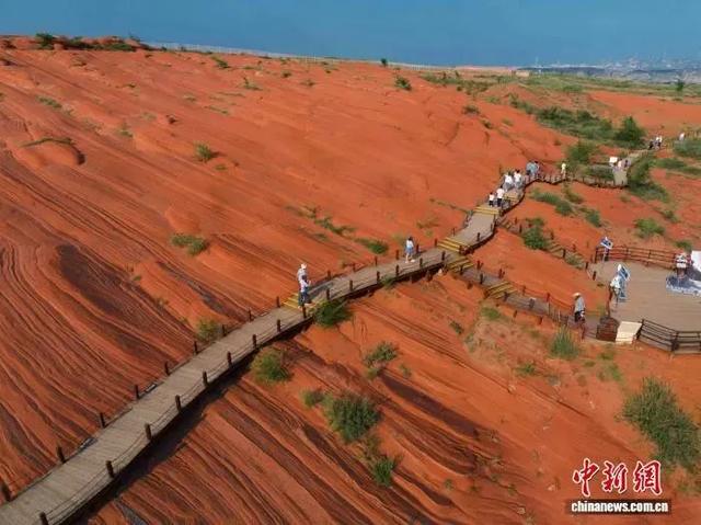 靖边：黄土高原上的壮美丹霞