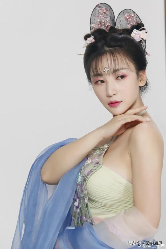 徐州第一美女？曹斐然，毕业于解放军艺术学院舞蹈系，美到穷词。