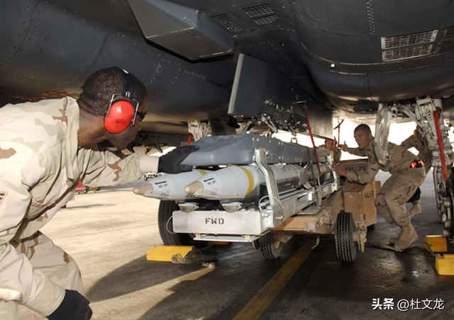 以军轰炸黎巴嫩，美国却要求归还炸弹	，机密泄露优势将荡然无存