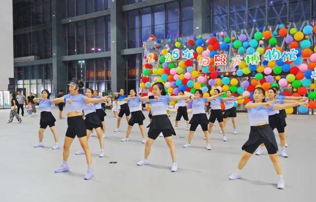气球雨、逛大集、延时开放……日照非遗夜市2.0来了！