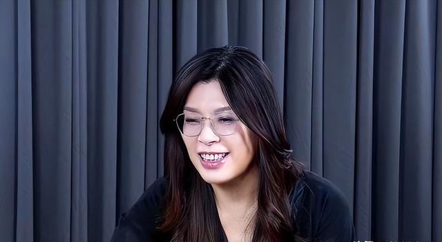 郑丽文不装了？国台办回应武统后，郑丽文表示：绝不放弃武力保台