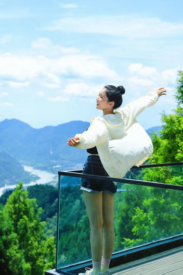 周末就冲！成都出发1.5H飙拢25℃峡谷瀑布森林吸氧！