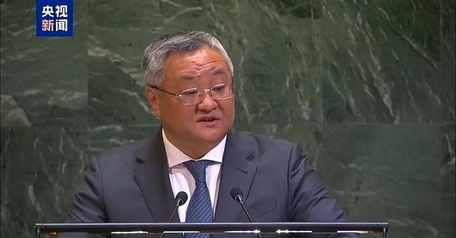 高市早苗服软，中方拒不接受，上百国家齐聚海牙	，开始审判日本