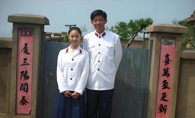 原来《父母爱情》里他们是真夫妻，结婚40年零绯闻，儿子也是导演