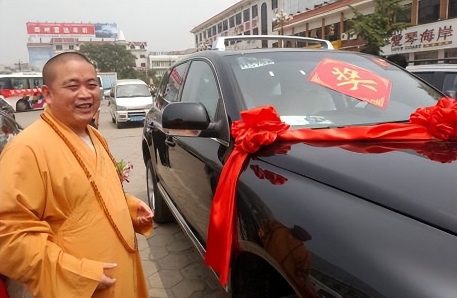 一波未平一波又起!释永信被抓,央视名嘴紧急发声,刘涛也受牵连(图2) 一波未平一波又起!释永信被抓,央视名嘴紧急发声,刘涛也受牵连(图2)