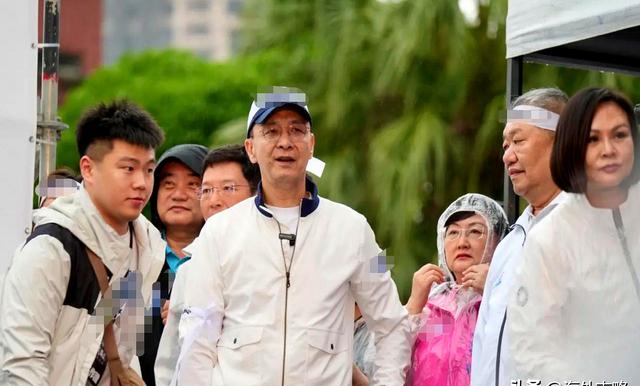 谁最适合担任国民党主席？一人获压倒性支持，朱立伦宣布2件大事