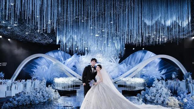 体育界的金童玉女终于结婚了，马龙缺席。樊振东、陈梦等好友到场