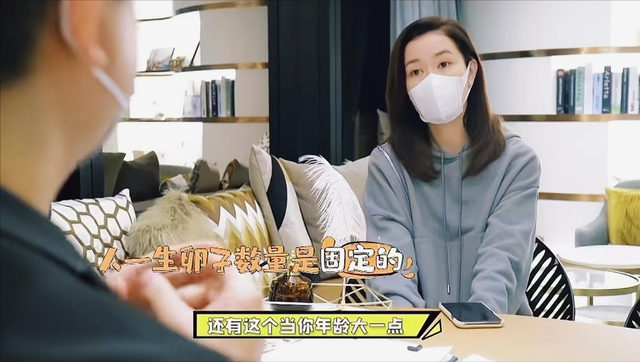 钱再多有什么用?49岁佘诗曼的现状，给不结婚不生娃的人提了个醒