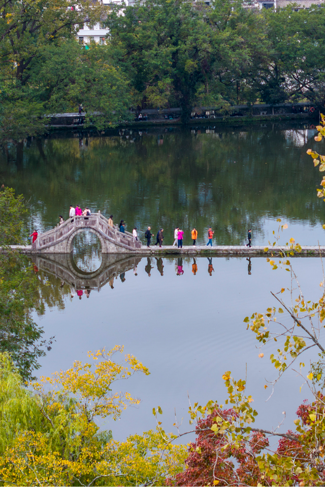 若你问深秋最该去哪里偷段闲？答案，就藏在黟县