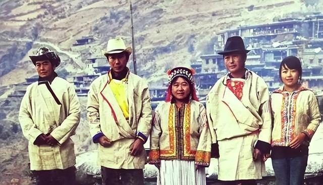 尼泊尔一妻多夫如何生活？妻子坦言：该陪谁，要按照这个记号来