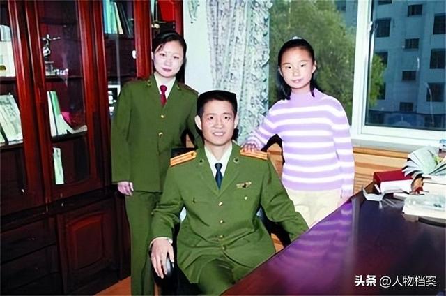 聂海胜妻子：在丈夫上太空前提出离婚，其中究竟隐藏了多少辛酸？