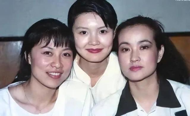 她11岁被导演看中，与名导同居多年被抛弃，如今复出却无人问津