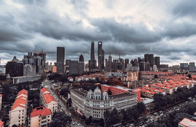 超强台风来袭！高层住户防风指南：守护家园的"空中堡垒"