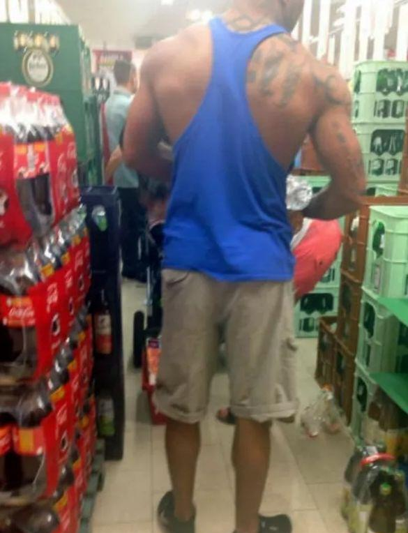 天呐，上身壮如牛，下身瘦如鸡，这身材简直废了？