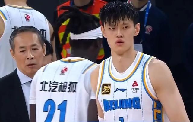 就在今天！10月16日晚上，篮球传来曾凡博新消息