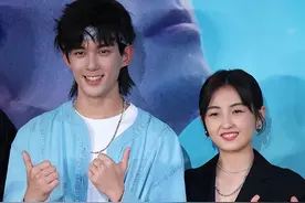 张子枫与吴磊频繁出镜，合照上演“贴脸杀”，网友：在一起！图片