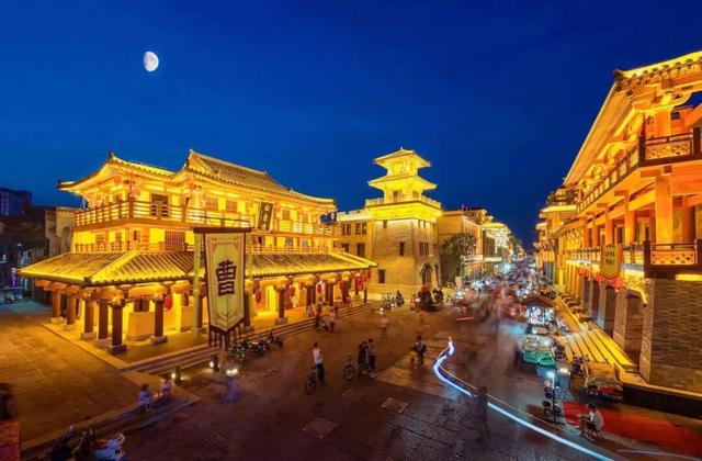 熊文辉：游览许昌