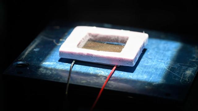 科学家利用黑色金属技术将太阳能发电量提高 15 倍