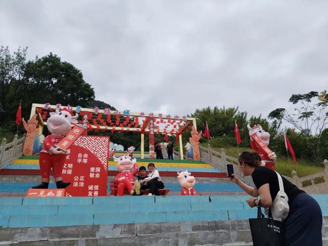 国庆假期首日，翼龙文旅各景区喜迎八方游客！