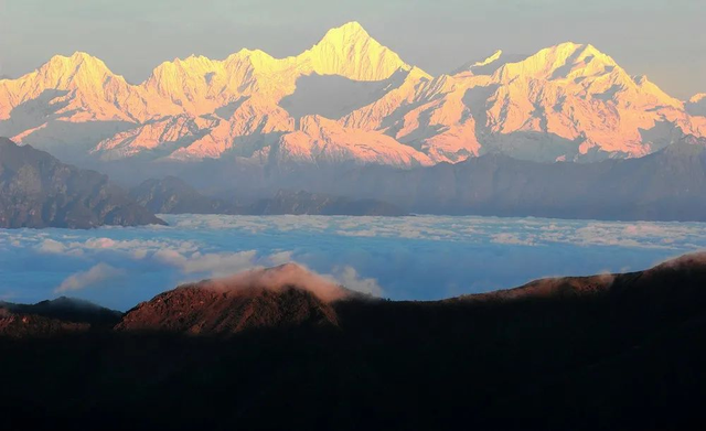 想追日照金山？跟着雅雅走，分分钟拿下！