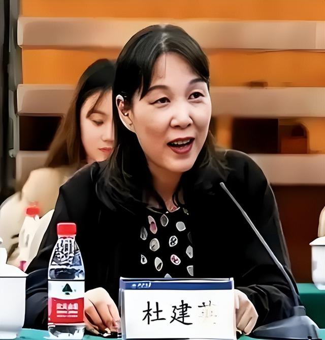 娃哈哈老员工爆料：宗馥莉与杜建英都不算太厉害！真正厉的还是她