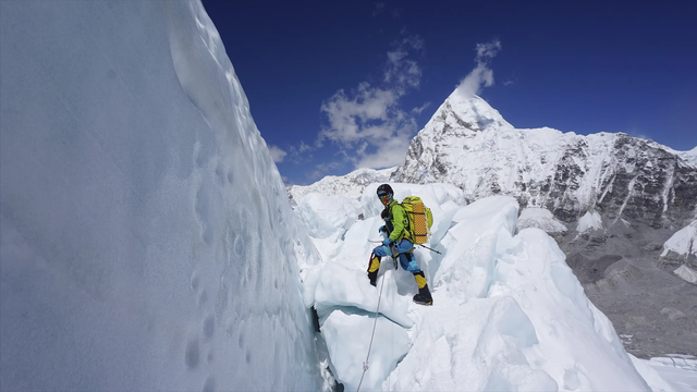 00后小伙徒步挑战贡嘎山，失联超400天，多次搜救至今杳无音信