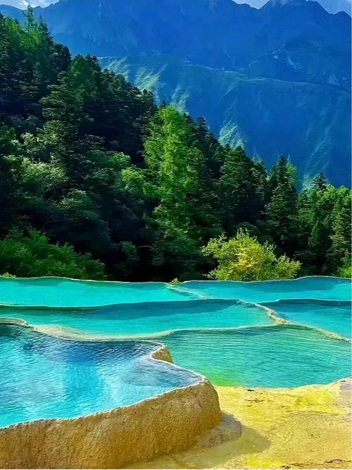 四川松潘的黄龙寺景区