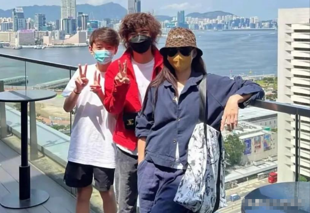 年轻时管不住下半身，如今却让18岁儿子买了单，张柏芝她后悔吗？