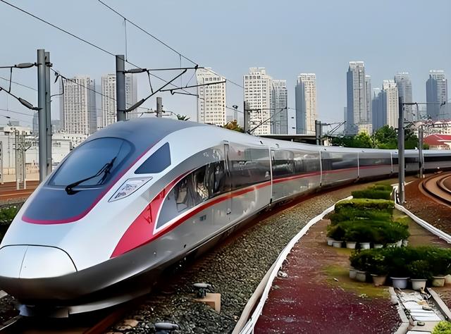 台湾姑娘来大陆旅游，游玩五天后直呼:这和电视上说的天差地别啊