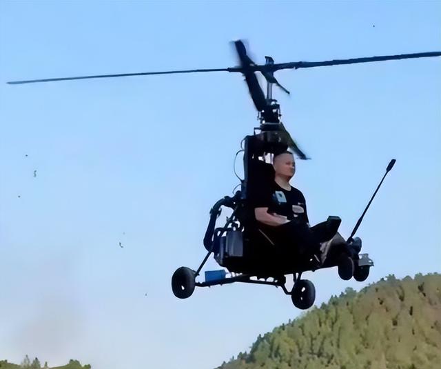 网红开飞机坠机身亡，自学飞行，此前曾多次坠机
