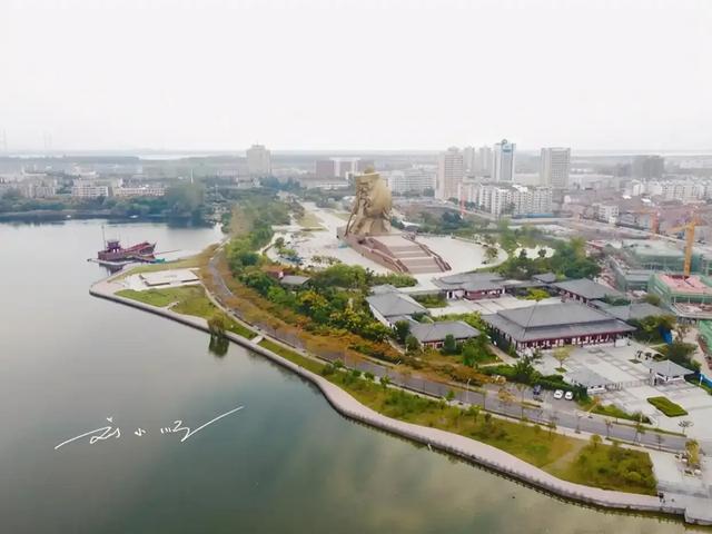 荆州巨型关公雕像：2016年建成，2021年拆除，背后原因值得深思？