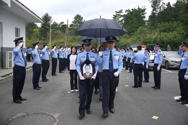 贵州民警执行任务时牺牲 年仅31岁