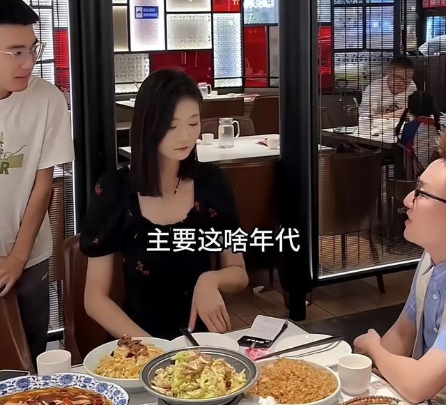 东北女孩身高2.26米，貌美如花，妈妈却天天发愁：这辈子都难嫁人