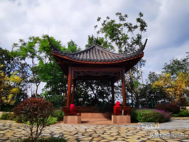 隐藏在自贡城区内的“一线天”