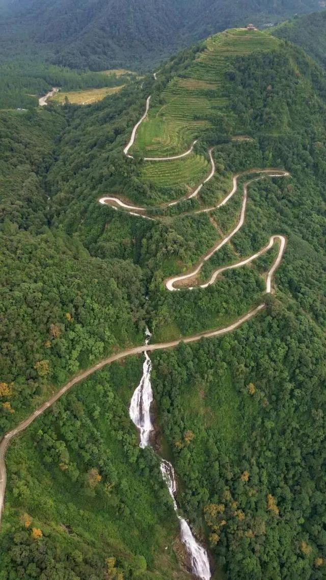 从1961年到2013年，通往墨脱的公路，修了半个多世纪…