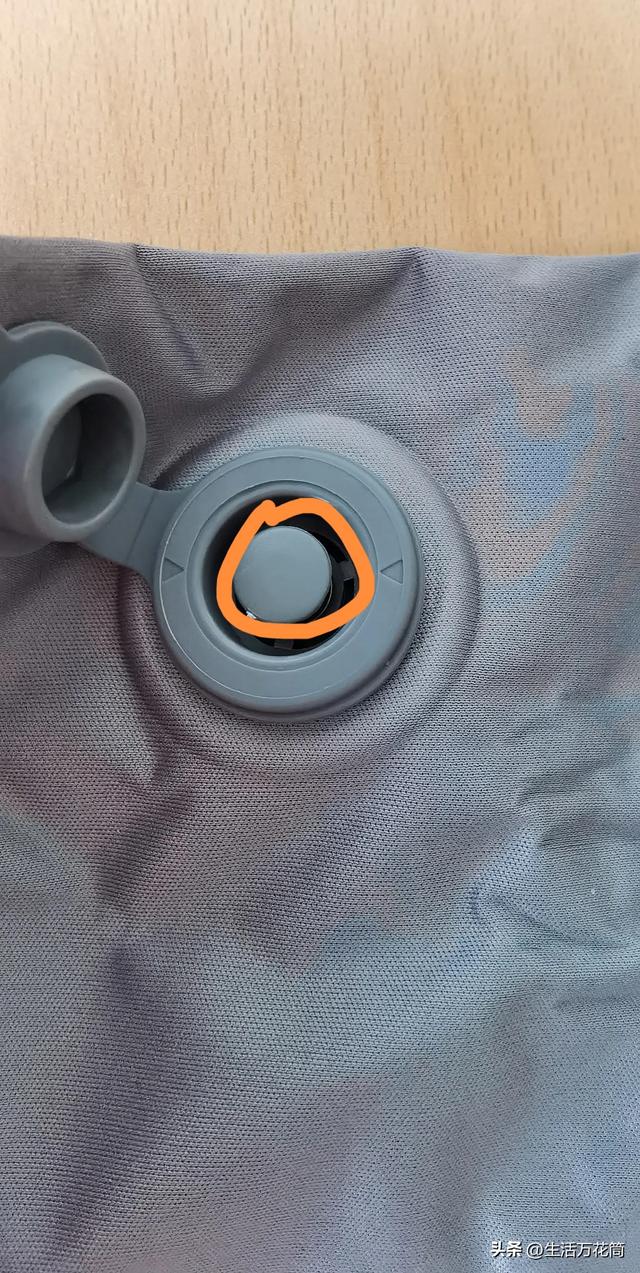便携式充气U型枕的使用方法