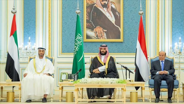 沙特不宣而战猛烈轰炸，多款战机连续发射炸弹打破中东平静