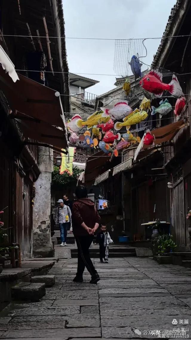 一座古城的光阴故事：600年未散的渔火，藏着最鲜活的人间烟火！