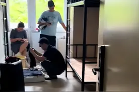 看到北京大学的住宿条件，让我瞬间回到高中时代图片