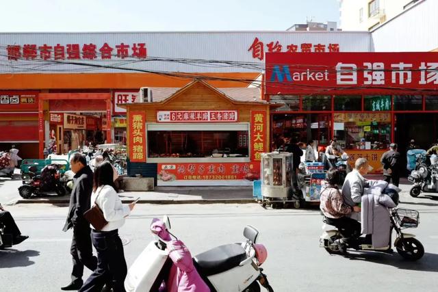 只花一块钱就吃饱了，被这座小城的物价震惊到！