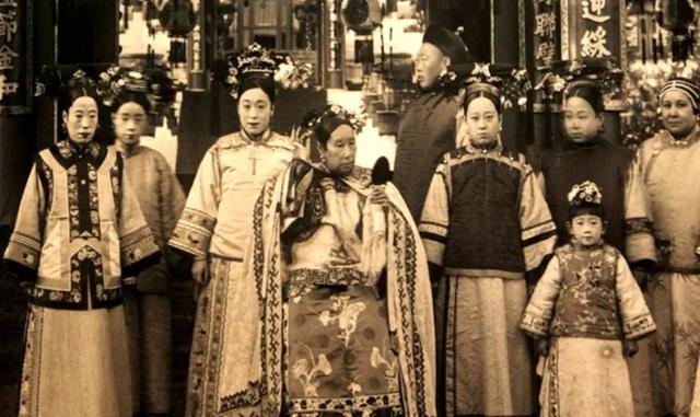 光绪不敢动慈禧？溥仪晚年道破真相：不是不想杀，是根本杀不起！