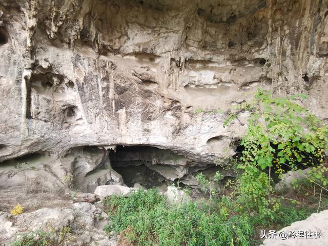 寻找一个最为艰难的躲匪洞，我难到达，土匪也难以到达