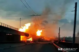 捷报：俄罗斯不再收敛，强力出手炸毁北约援乌军火列车！图片